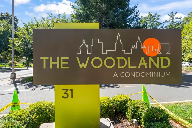 a sign that is on the wall of a building