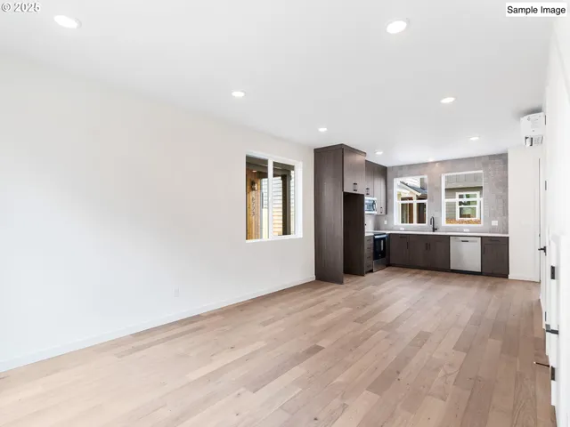 $389,900 | 6729 Southeast Gladstone Street, Portland, OR 97206