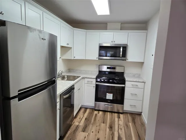 $2,700 | 119 Crooked Hill Road, Unit 103, Pearl River, NY 10965