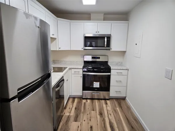 $2,700 | 119 Crooked Hill Road, Unit 103, Pearl River, NY 10965