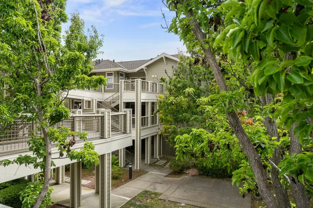 $875,000 | 613 Swallowtail Court, Brisbane, CA 94005