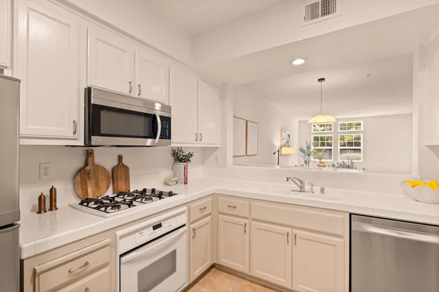 $875,000 | 613 Swallowtail Court, Brisbane, CA 94005