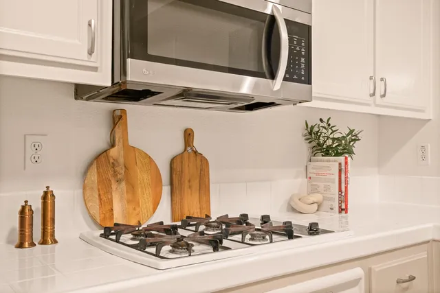 $875,000 | 613 Swallowtail Court, Brisbane, CA 94005