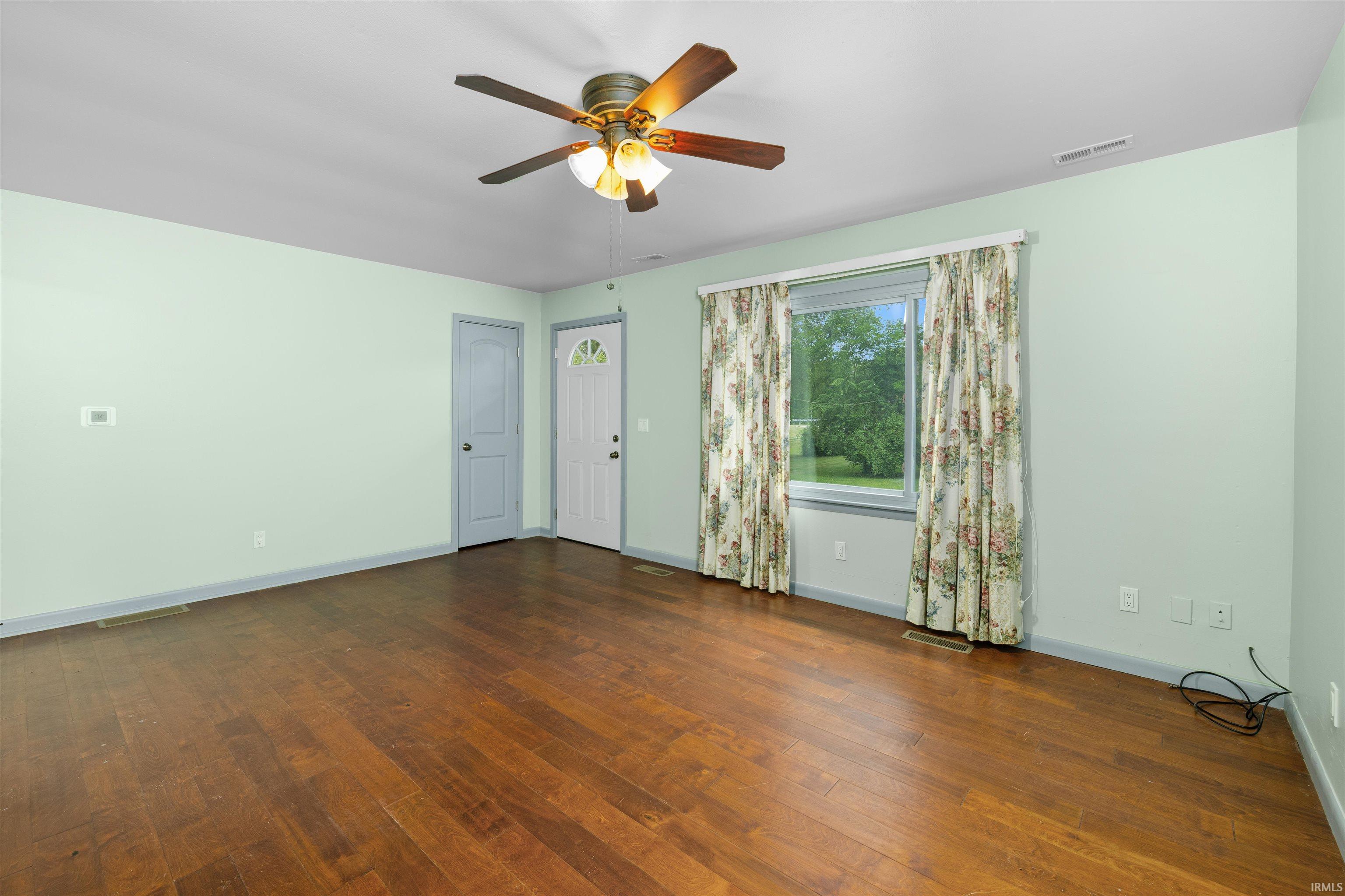720 North Wayne Street Waterloo, IN 46793 - Photo 4 of 24