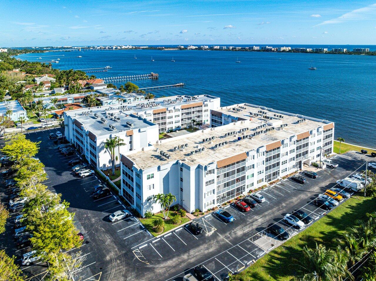 1502 South Lakeside Dr Unit 305