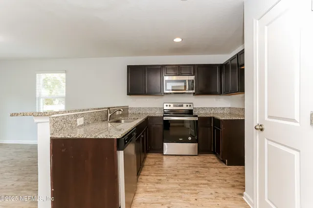 $1,845 | 522 Eiseman Way, Jacksonville, FL 32216