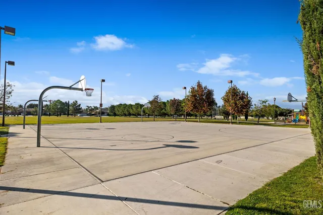 a view of a tennis court