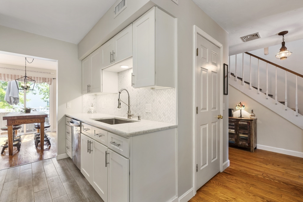 811 Beacon Park Road, Unit 30 Webster, MA 01570 - Photo 5 of 34 Gallery Image 5