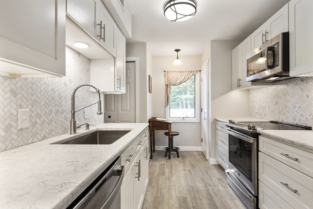811 Beacon Park Road, Unit 30 Webster, MA 01570 - Photo 6 of 34 Gallery Image 6