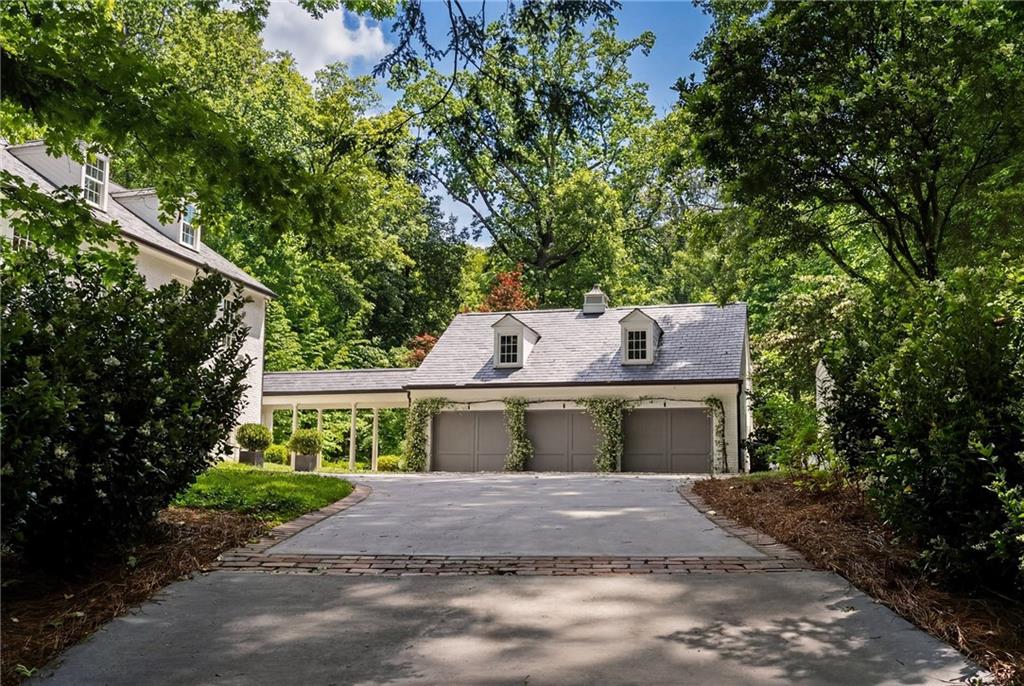 3875 Tuxedo Road Northwest Atlanta, GA 30342 - Photo 3 of 52