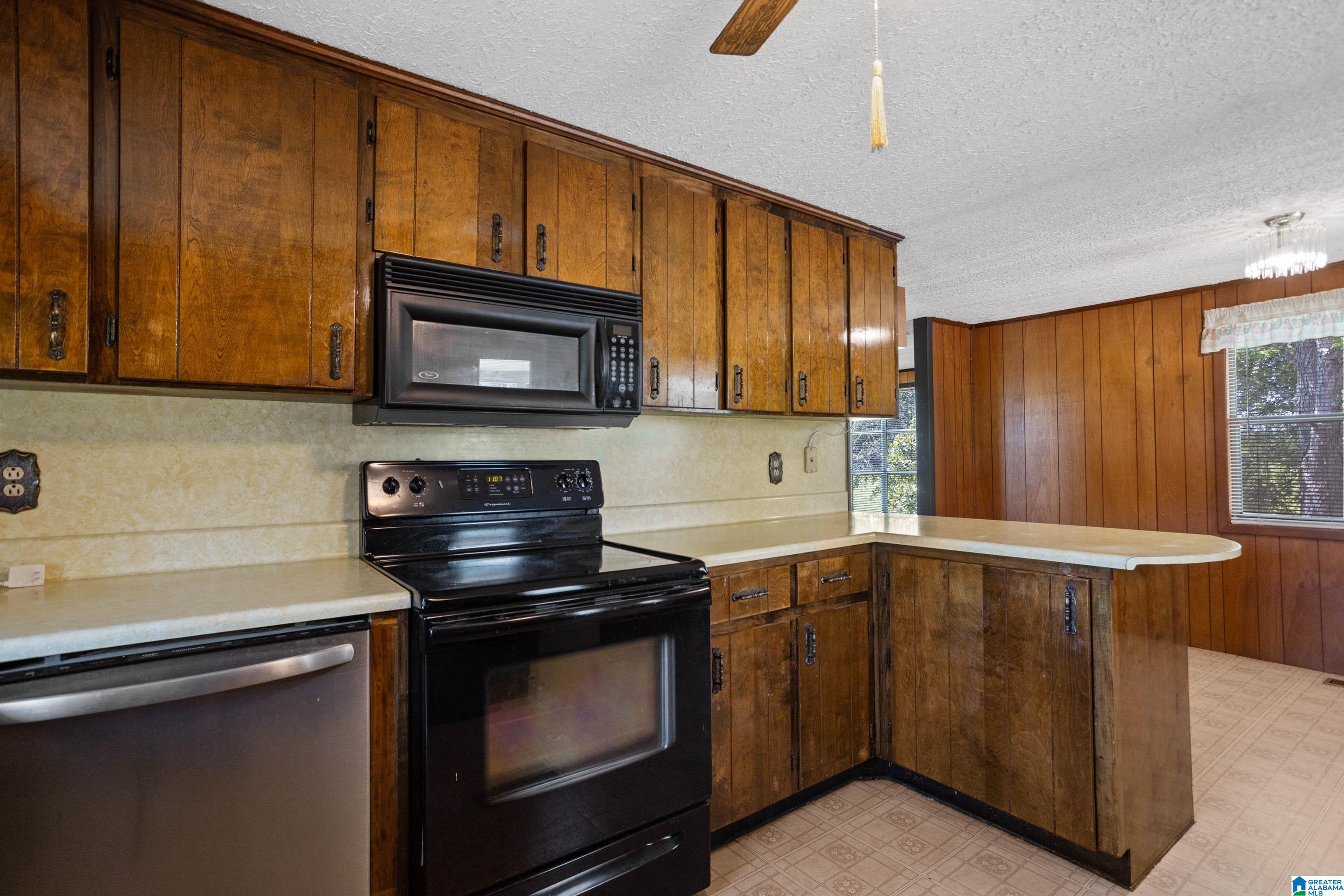2105 Wallstown Road Hayden, AL 35079 - Photo 8 of 37
