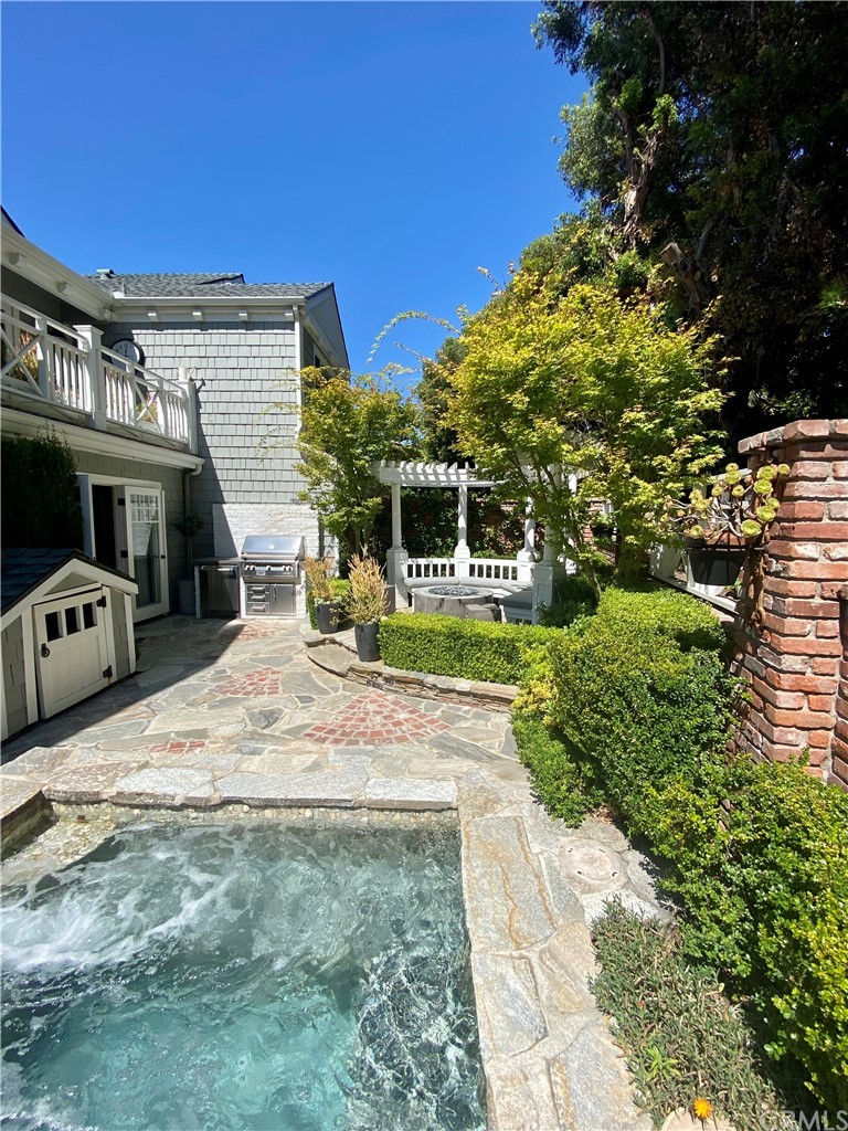 33965 Cape Cove Dana Point, CA 92629 - Photo 5 of 43 a view of a backyard of the house