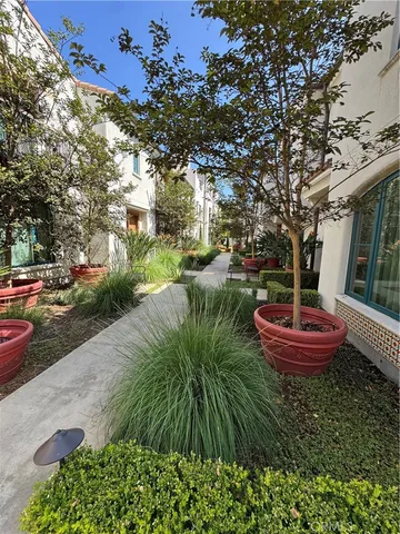 $4,800 | 188 South Sierra Madre Boulevard, Unit 2, Pasadena, CA 91107
