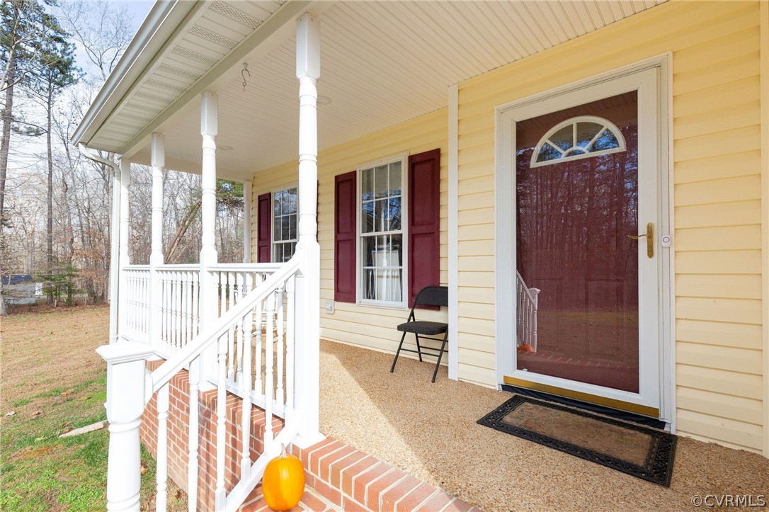 983 Manakin Road Midlothian, VA 23113 - Photo 3 of 33 Gallery Image 3