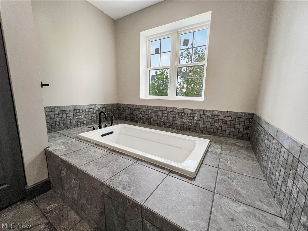 148 Rural Lane Chester, WV 26034 - Photo 13 of 26 Gallery Image 13
