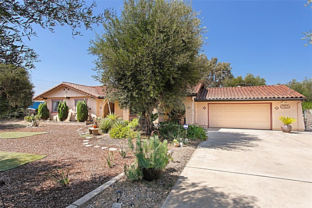 3438 South Mission Road Fallbrook, CA 92028 - Photo 1 of 38 Gallery Image 1