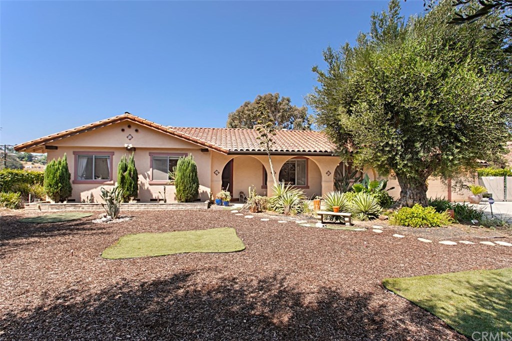 3438 South Mission Road Fallbrook, CA 92028 - Photo 2 of 38 Gallery Image 2