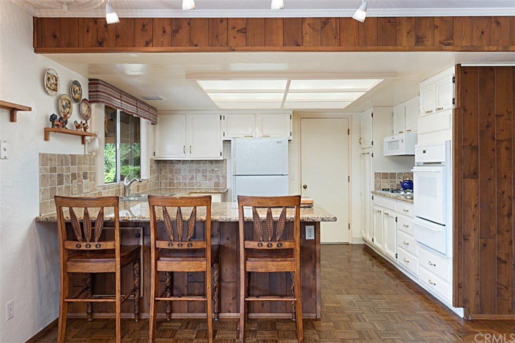 3438 South Mission Road Fallbrook, CA 92028 - Photo 13 of 38 Gallery Image 13