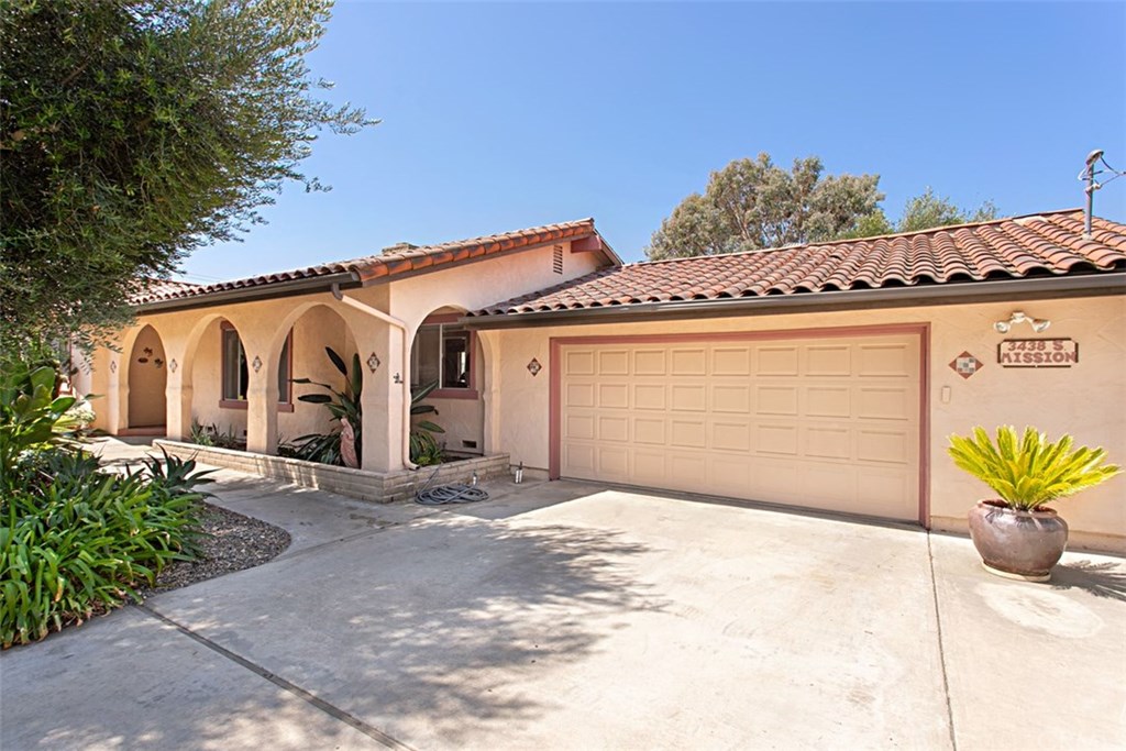 3438 South Mission Road Fallbrook, CA 92028 - Photo 3 of 38 Gallery Image 3