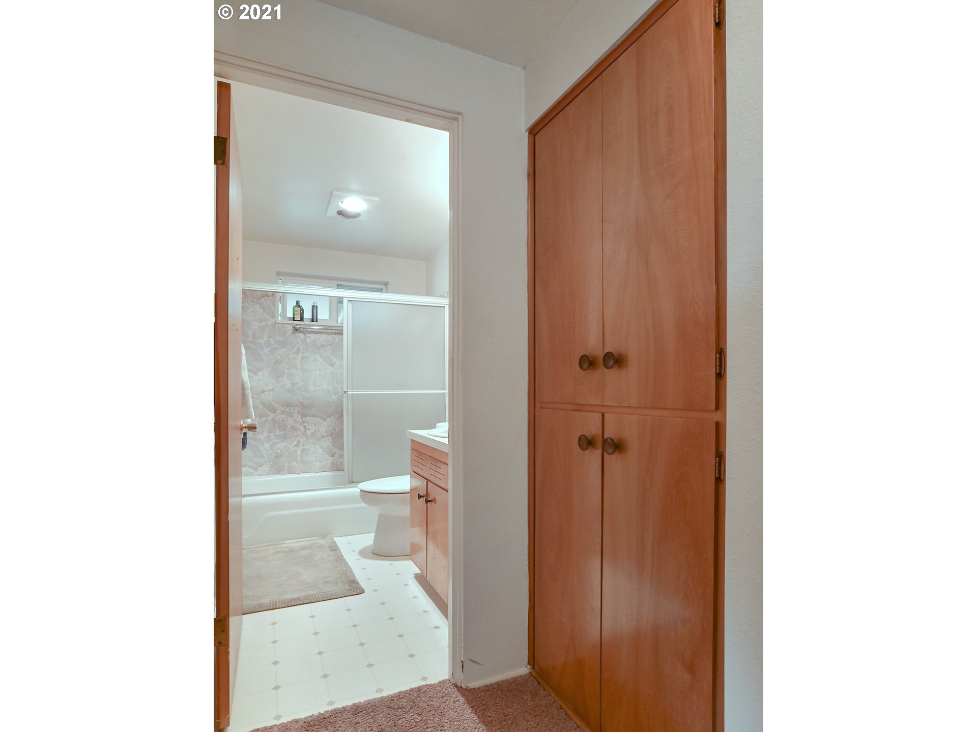 1509 6th Street Springfield, OR 97477 - Photo 15 of 30 a bathroom with a toilet