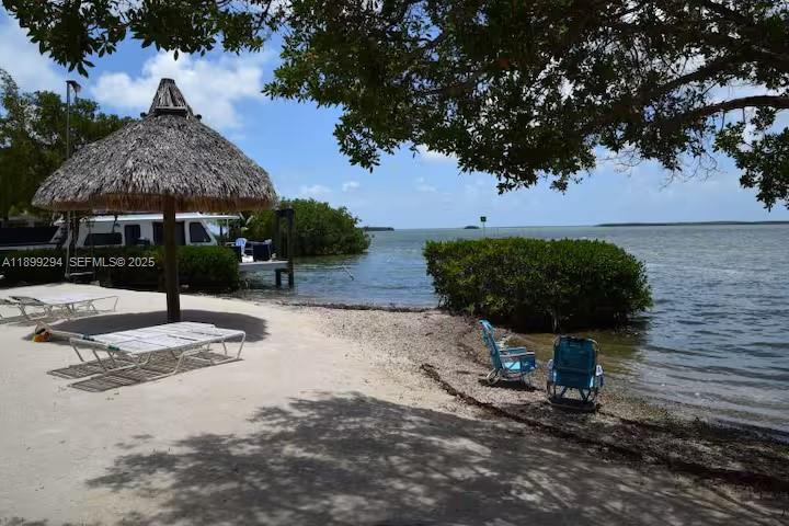 100 Morris Lane, Unit B2 Key Largo, FL 33037 - Photo 36 of 49 a view of a backyard