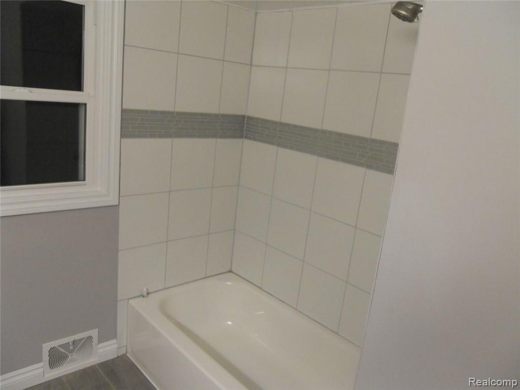 385 Apple Hill Lane Rochester Hills, MI 48306 - Photo 12 of 32