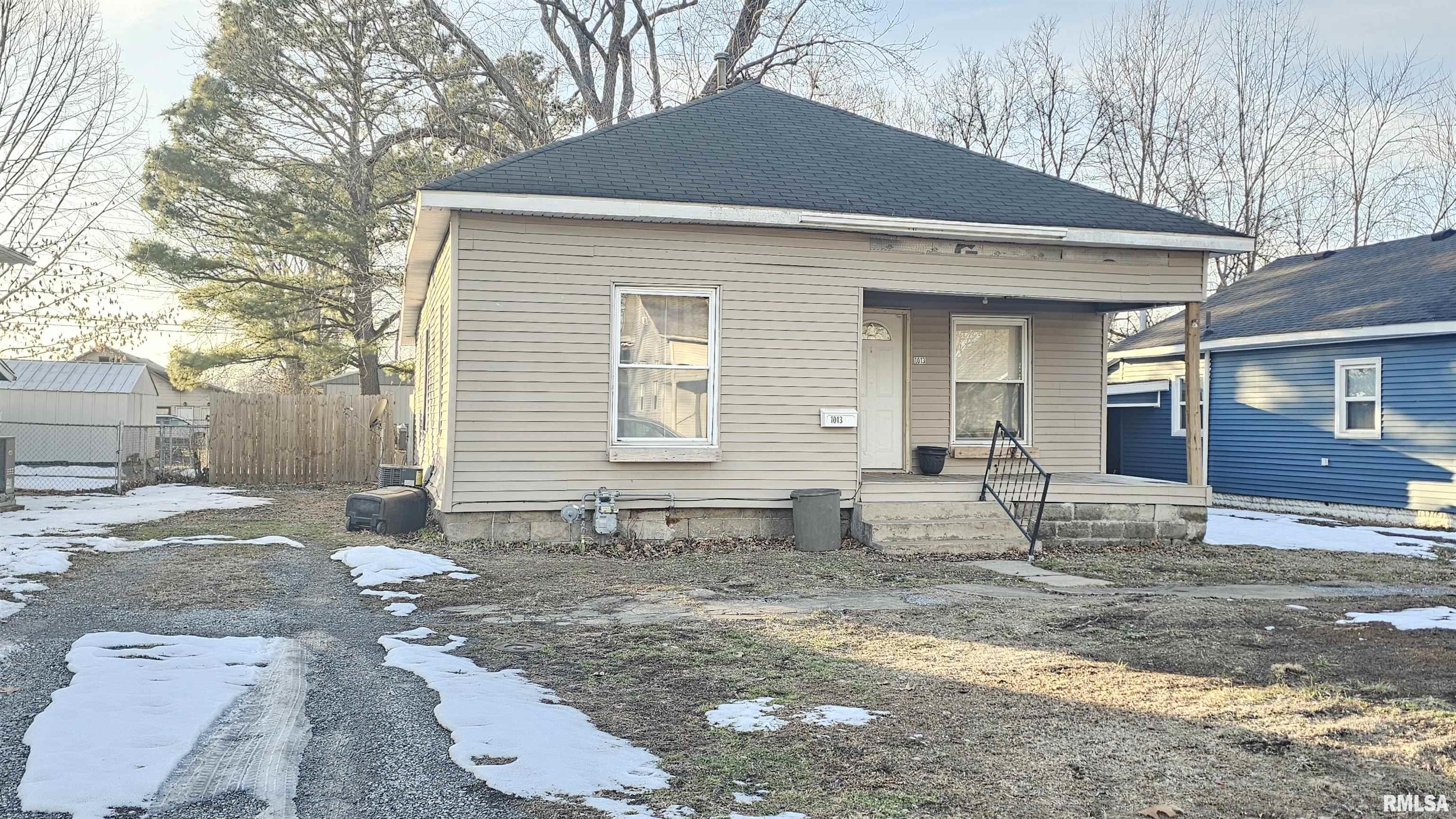 1013 South 13th Street Herrin, IL 62948 - Photo 2 of 14