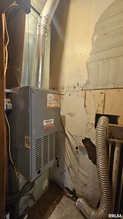 $40,000 | 1013 South 13th Street, Herrin, IL 62948