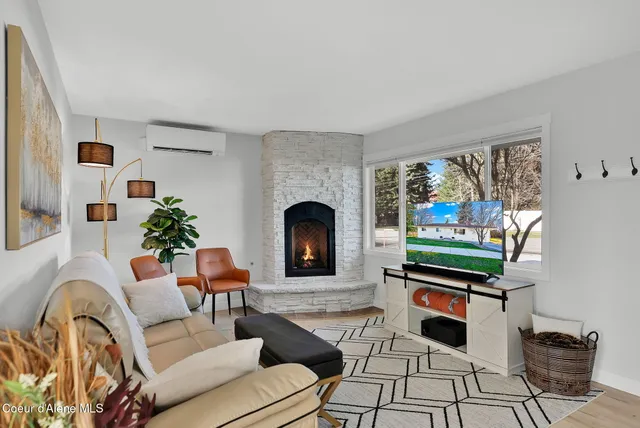 $645,000 | 1810 West Honeysuckle Avenue, Hayden, ID 83835