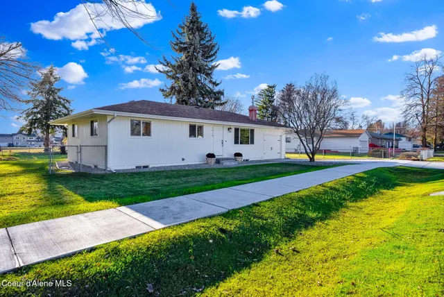 $645,000 | 1810 West Honeysuckle Avenue, Hayden, ID 83835