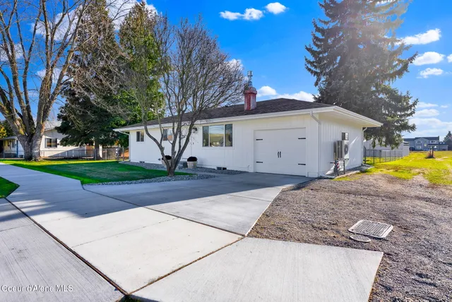 $645,000 | 1810 West Honeysuckle Avenue, Hayden, ID 83835