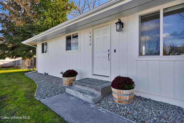 $645,000 | 1810 West Honeysuckle Avenue, Hayden, ID 83835