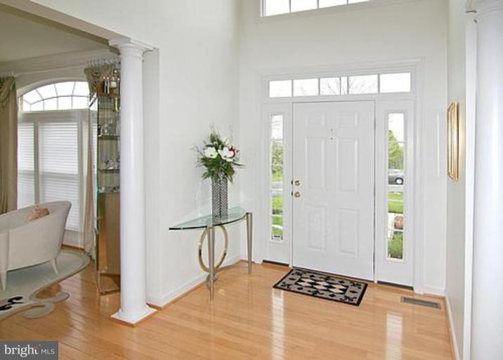 12017 Open Run Road Ellicott City, MD 21042 - Photo 17 of 25 Entrance / Foyer