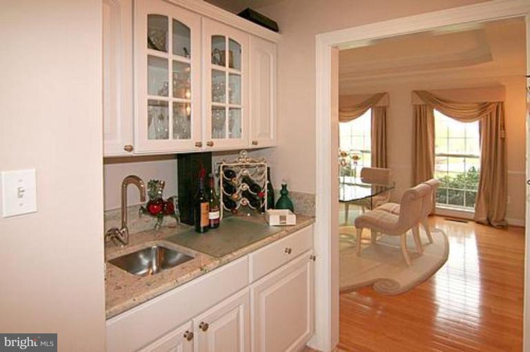 12017 Open Run Road Ellicott City, MD 21042 - Photo 9 of 25 Kitchen