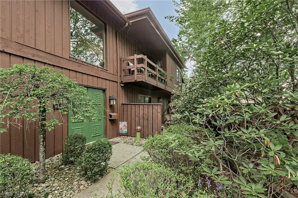 $308,000 | 1936 Hemlock Drive, Kent, OH 44240