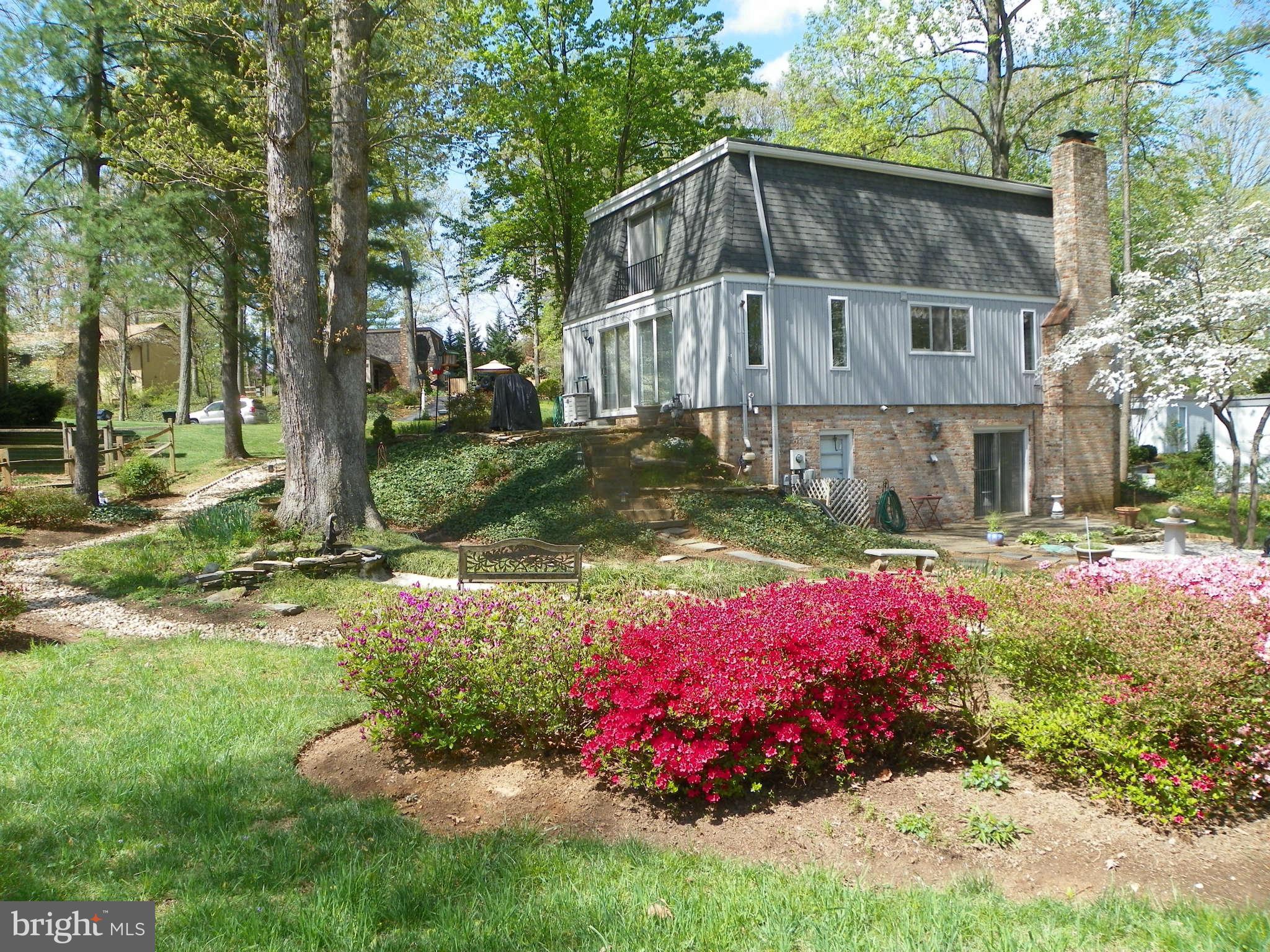 11206 Wedge Drive Reston, VA 20190 - Photo 1 of 30 Exterior (Rear)
