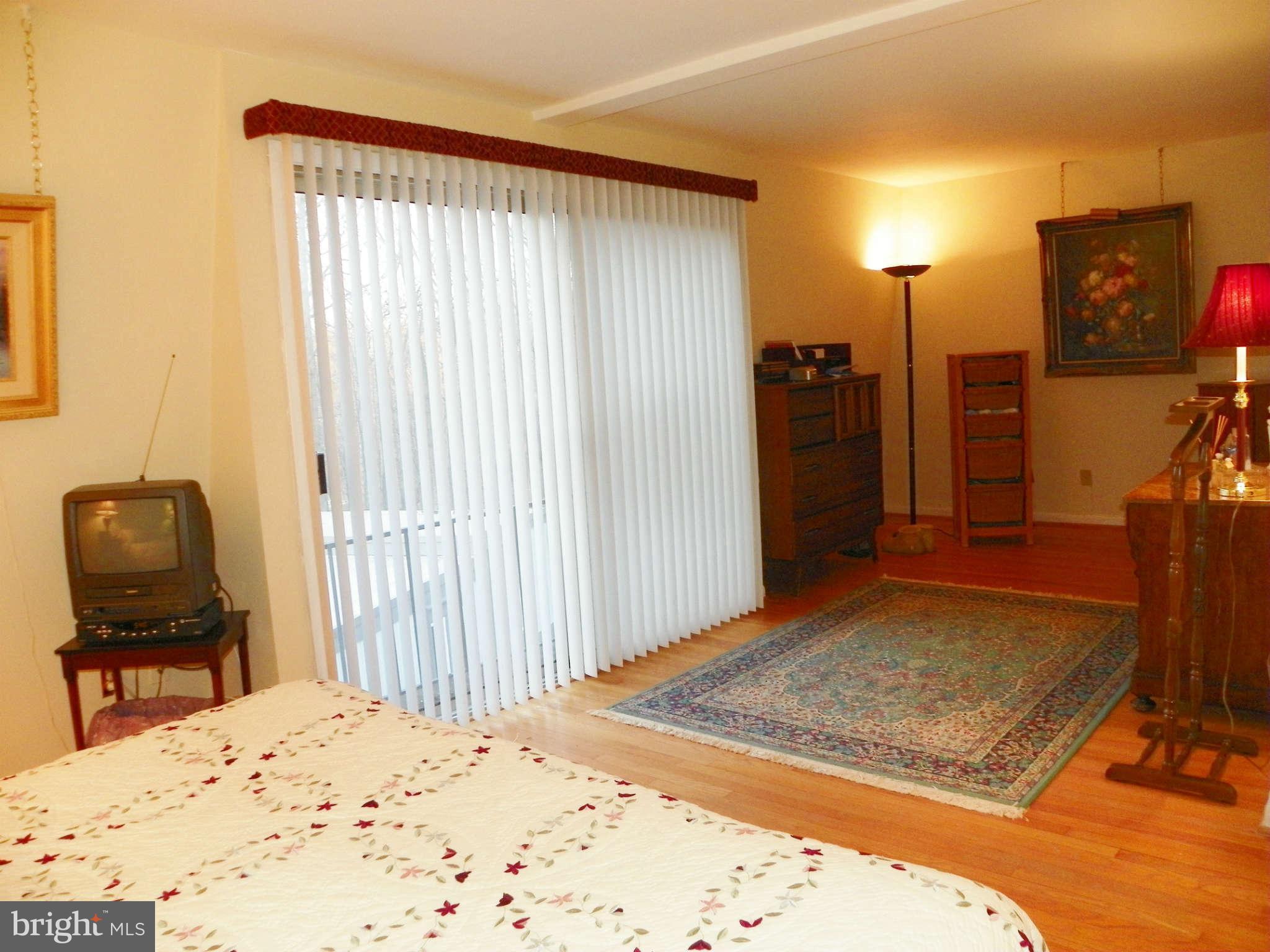 11206 Wedge Drive Reston, VA 20190 - Photo 21 of 30 Bedroom (Master)