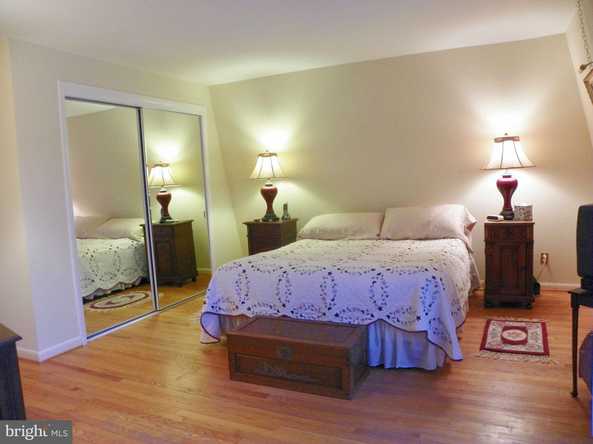 11206 Wedge Drive Reston, VA 20190 - Photo 22 of 30 Bedroom (Master)