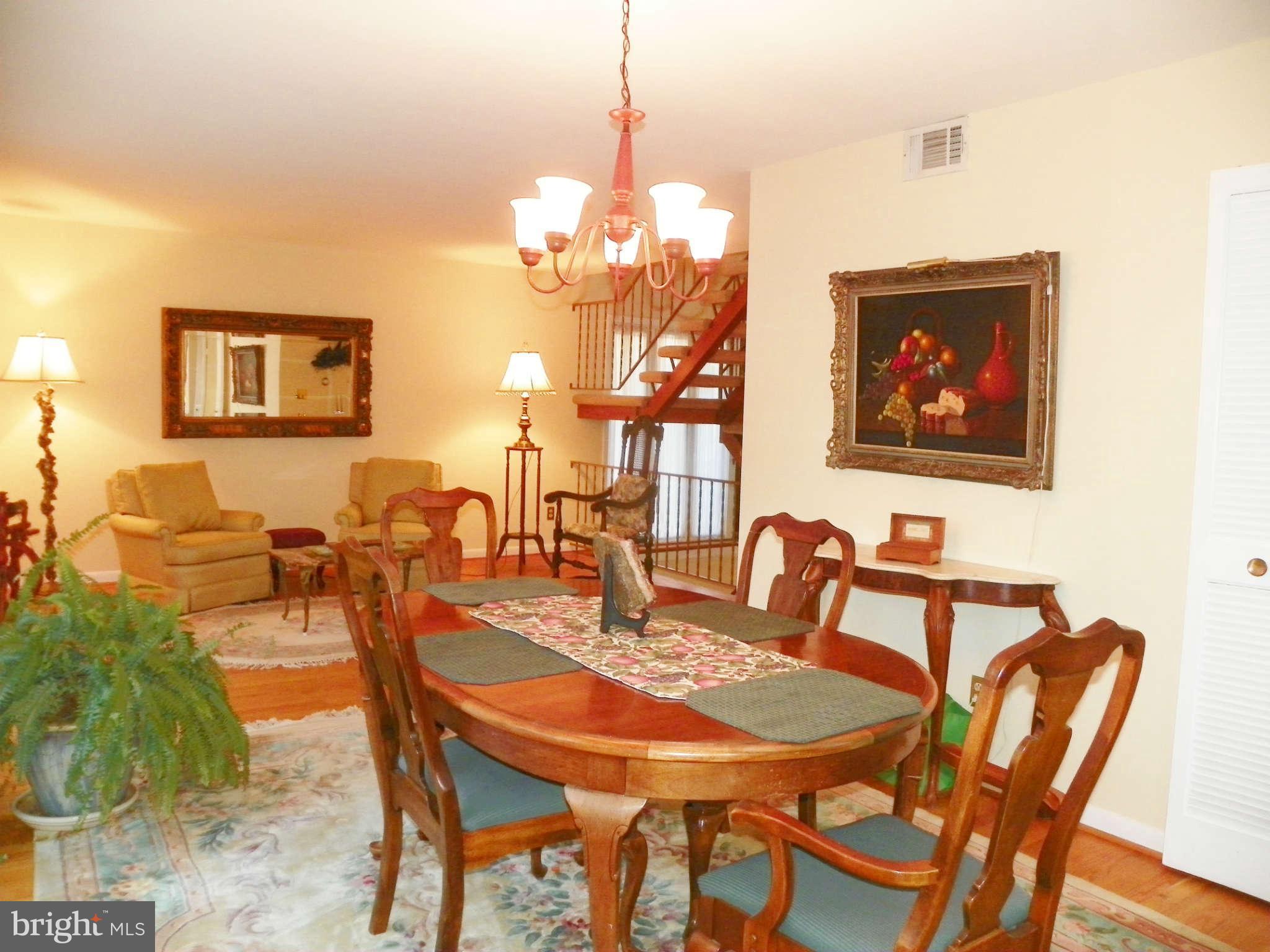 11206 Wedge Drive Reston, VA 20190 - Photo 7 of 30 Dining Room