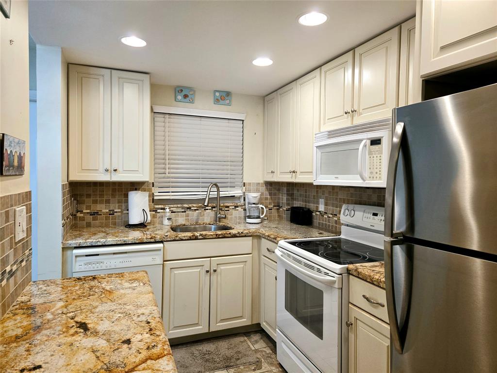 1161 Hillsboro Mile, Unit 506 Hillsboro Beach, FL 33062 - Photo 5 of 66