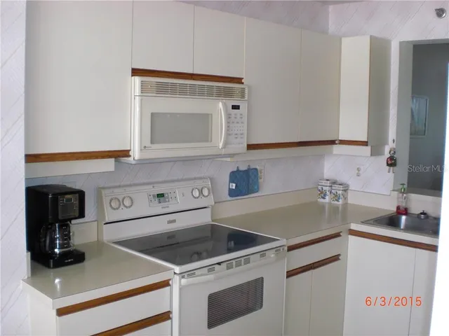 $3,100 | 4570 Pinebrook Circle, Unit 304, Bradenton, FL 34209