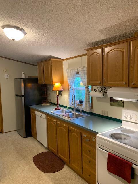 8927 Columbus Road, Unit 52 Mount Vernon, OH 43050 - Photo 3 of 29 kitchen view mv