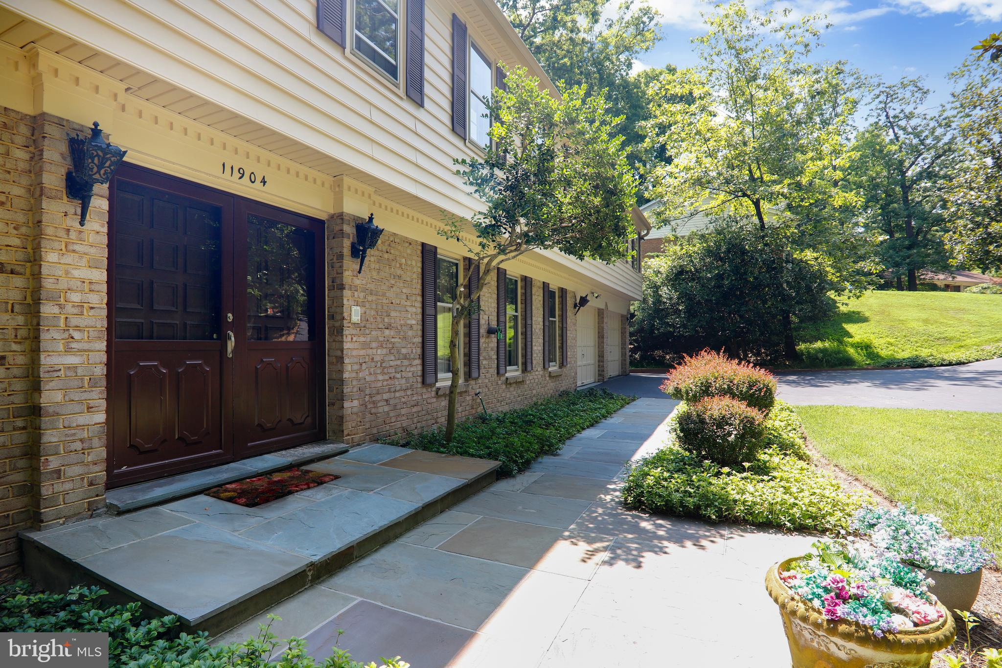 Welcome to 11904 Viewcrest Terrace!