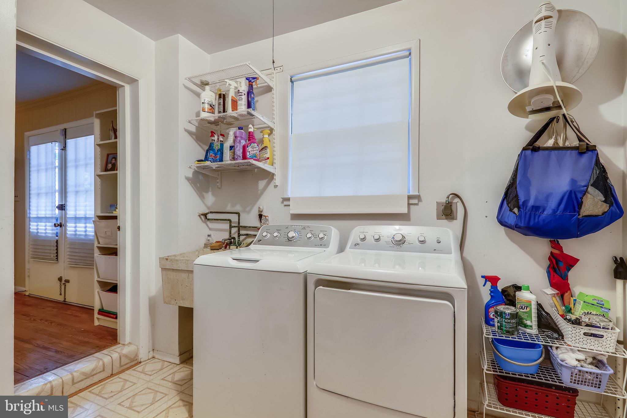 11904 Viewcrest Terrace Silver Spring, MD 20902 - Photo 15 of 52 Laundry room off the family room and garage