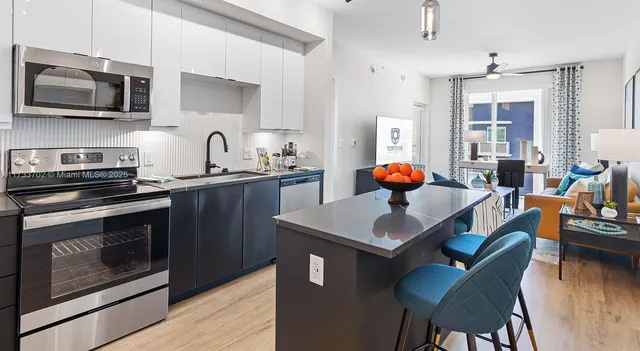 $3,686 | 740 North Dixie Highway, Unit A7, West Palm Beach, FL 33401