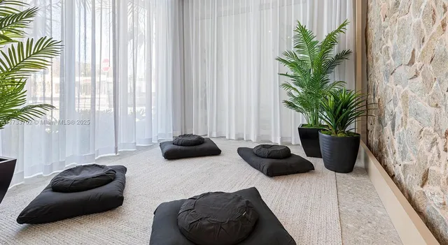 $3,685 | 740 North Dixie Highway, Unit A7, West Palm Beach, FL 33401