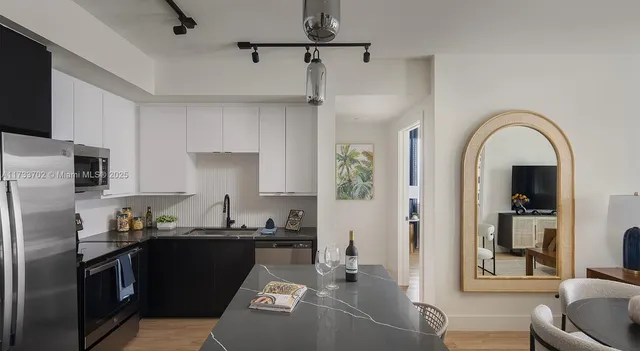 $3,685 | 740 North Dixie Highway, Unit A7, West Palm Beach, FL 33401