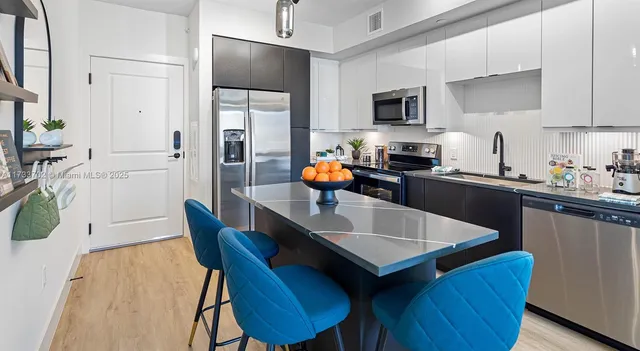 $3,685 | 740 North Dixie Highway, Unit A7, West Palm Beach, FL 33401