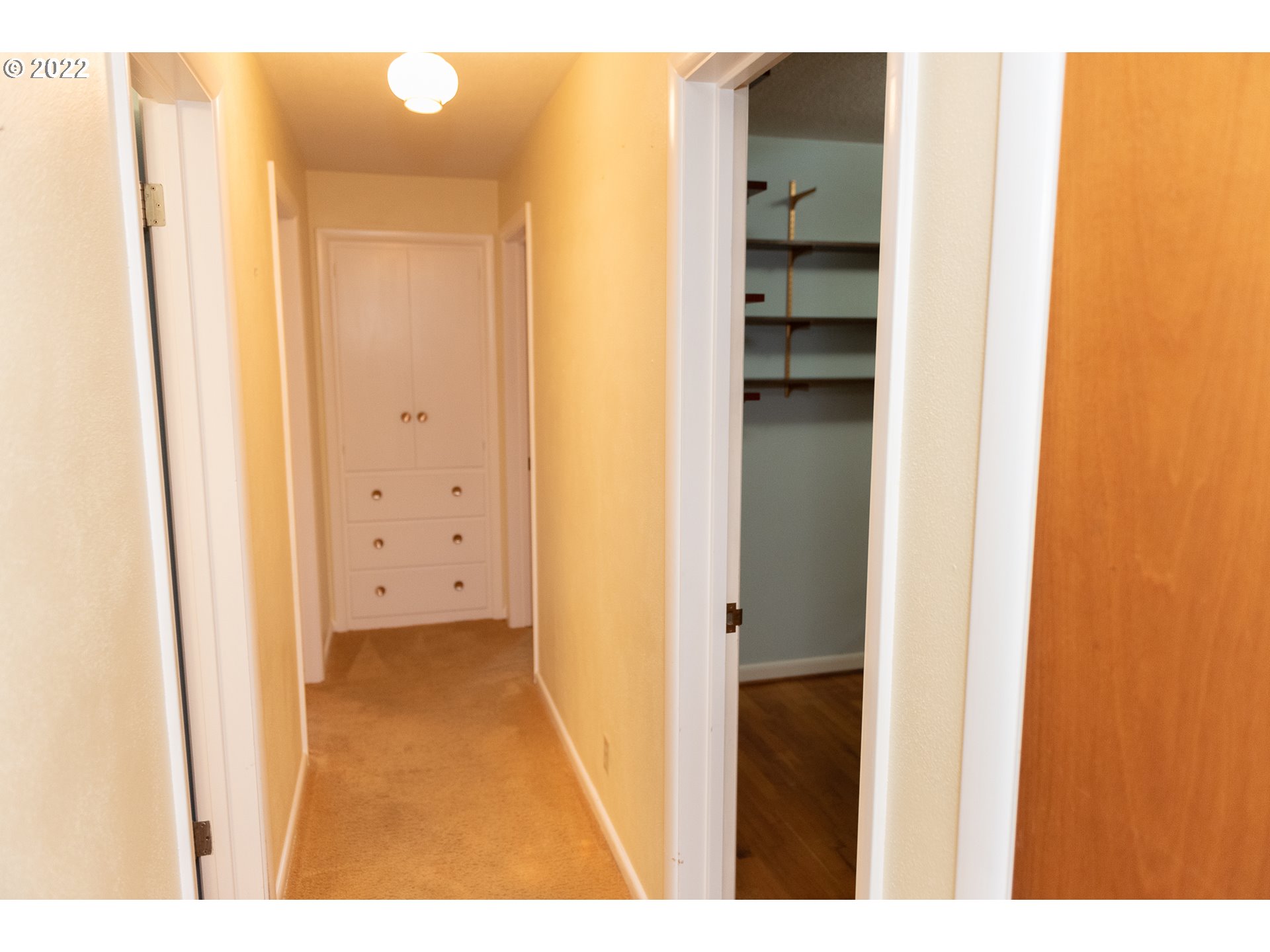 565 East 39th Place Eugene, OR 97405 - Photo 12 of 19 a view of an empty room