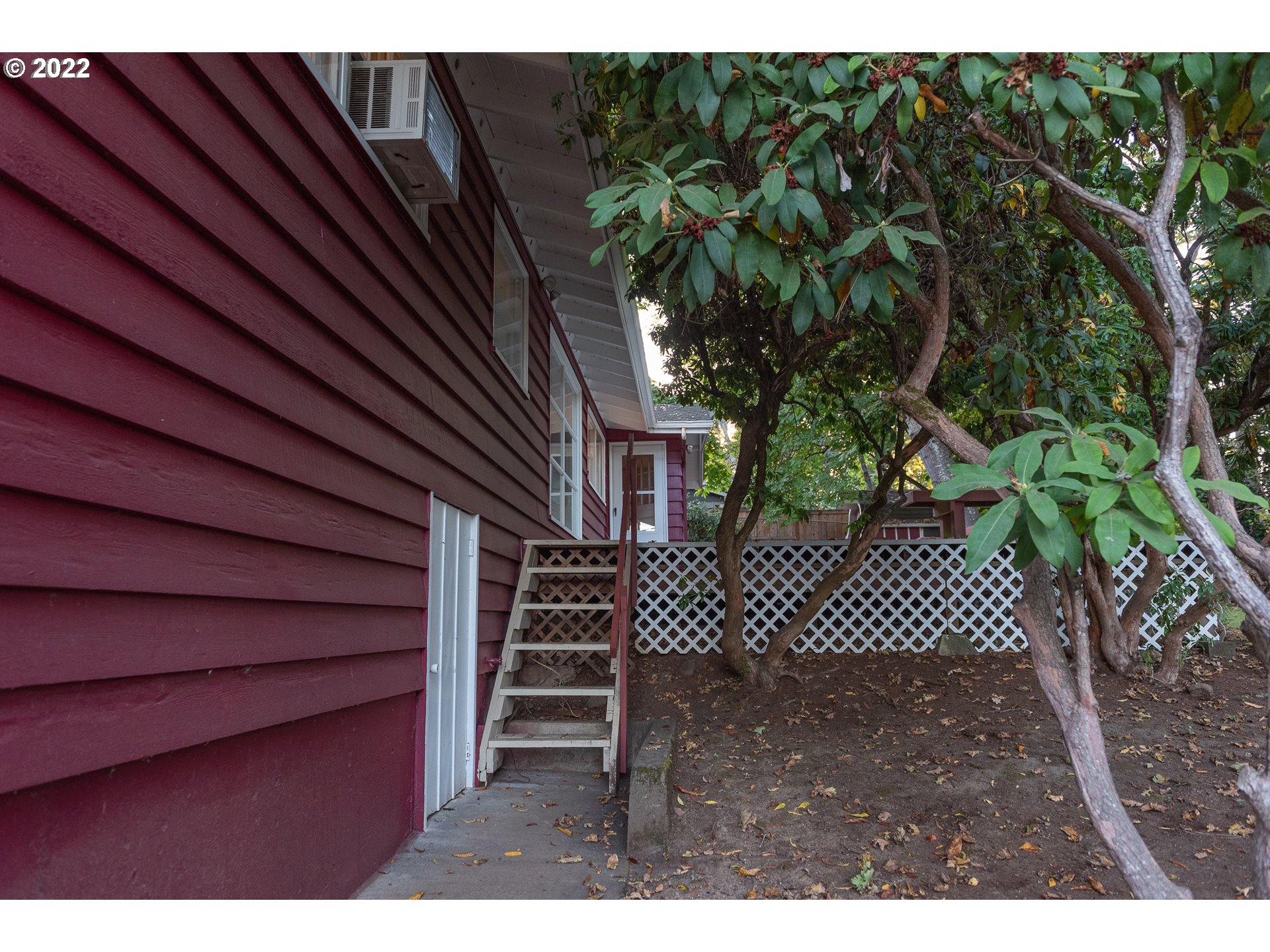 565 East 39th Place Eugene, OR 97405 - Photo 16 of 19 a view of outdoor space and wooden deck